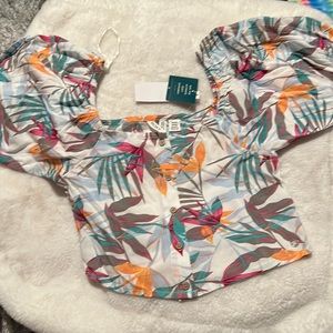 NWT XS ROXY CROP TOP